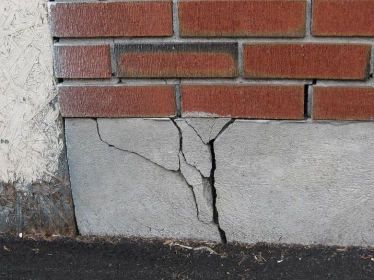 Revealing Some Common Signs Of Foundation Damage Home Chunk