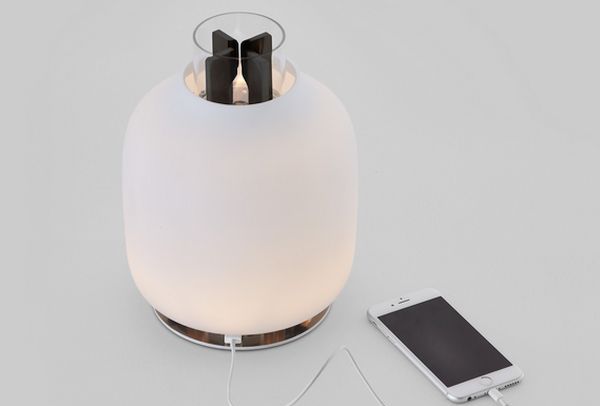 Candela lamp generates electricity  (1)