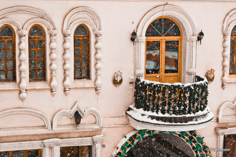 Scandinavian-Christmas-balcony-décor