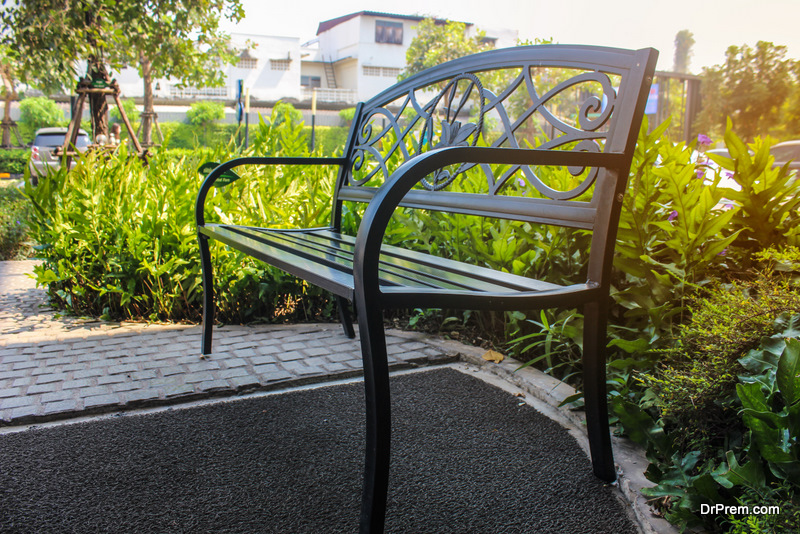 Garden-Benches-Can-Enhance-the-Beauty-of-a-Home